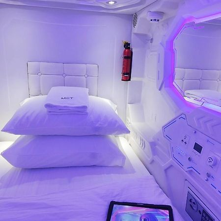 Met A Space Pod @Phrom Phong Bangkok Exterior photo
