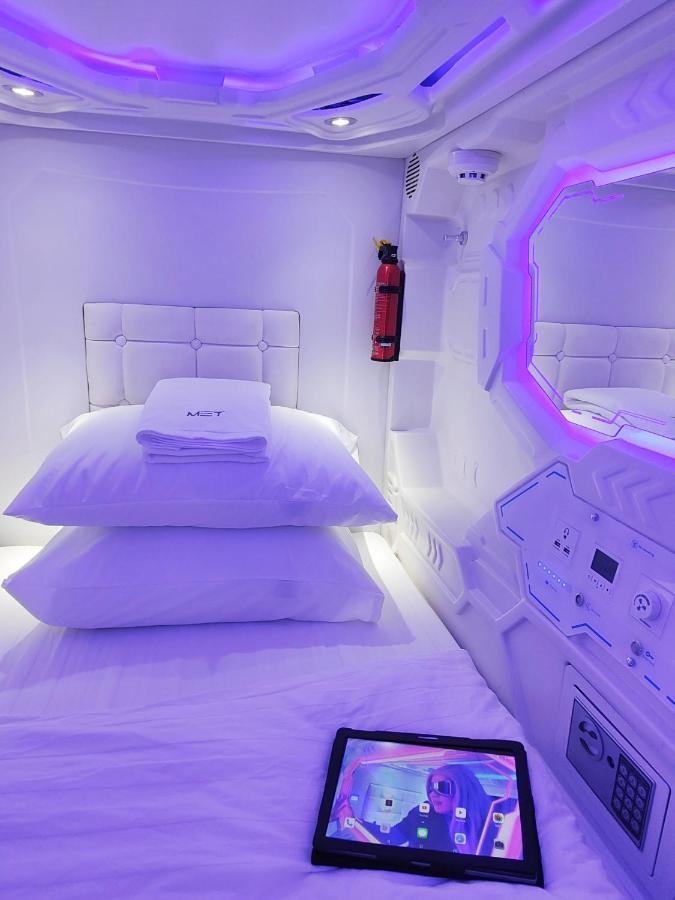 Met A Space Pod @Phrom Phong Bangkok Exterior photo