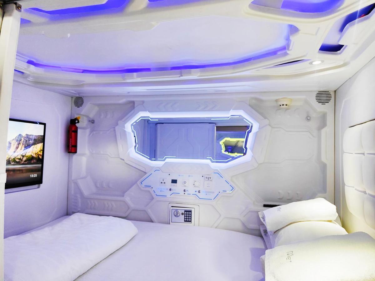 Met A Space Pod @Phrom Phong Bangkok Exterior photo